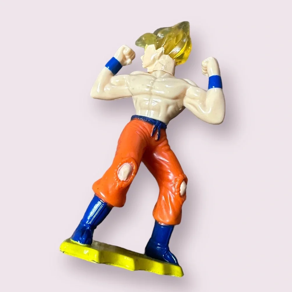 Vintage 2002 Burger King Dragon Ball Z Goku Small Toy Action Figure Cake Topper
